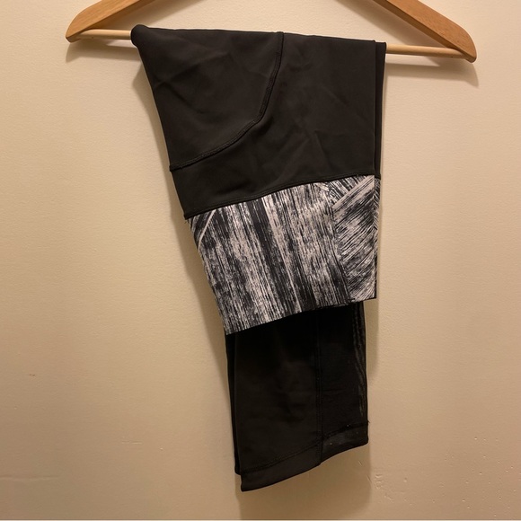 Lululemon Hot To Street Crop - Picture 9 of 9